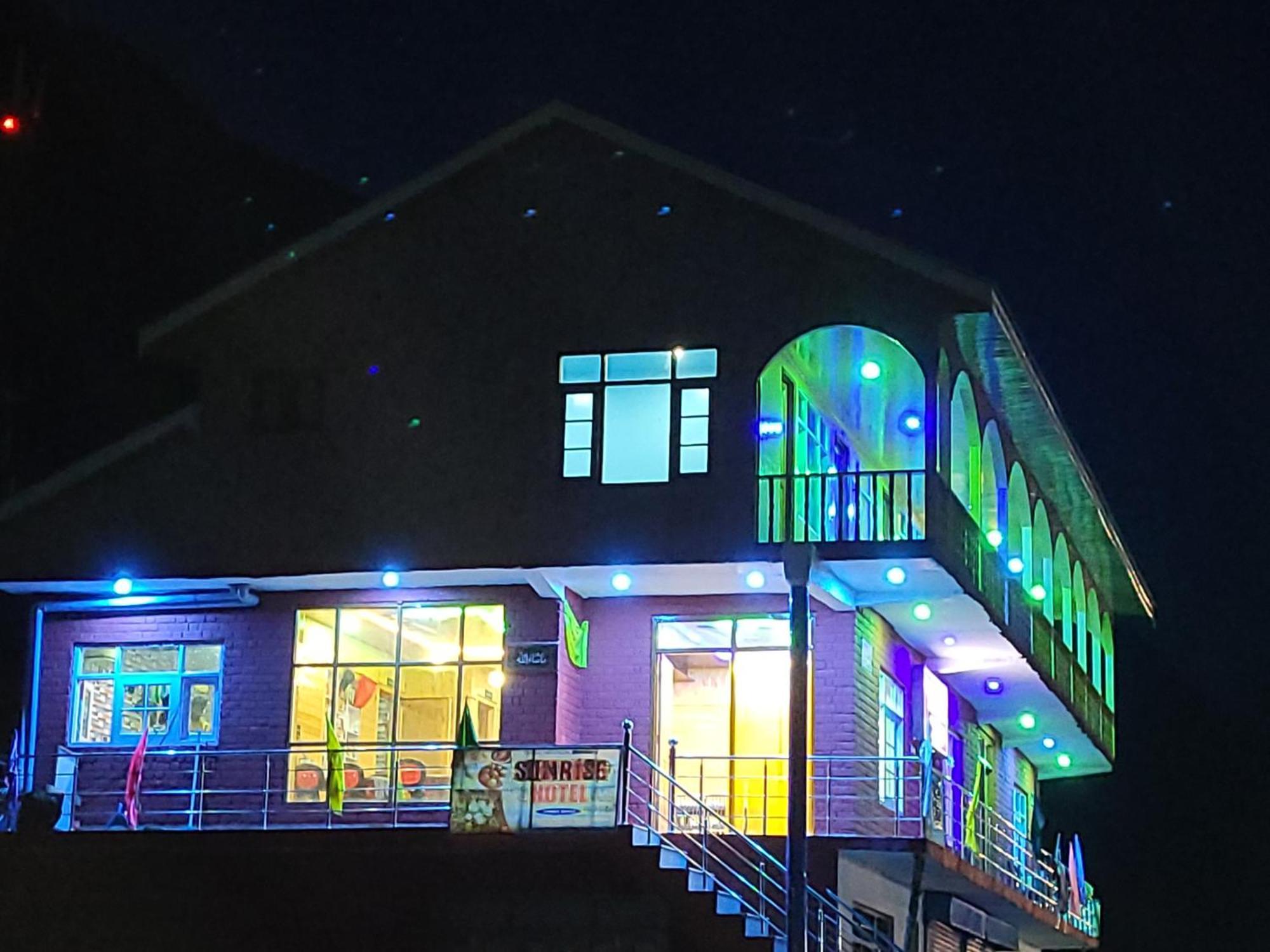 Sunrise Hotel And Restaurant Mastan Gurez Kanzalwan Ngoại thất bức ảnh